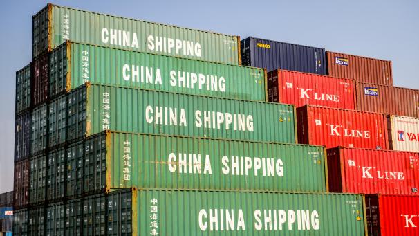<p>Die USA und China haben ein neues Kapitel im Handelskrieg eingeläutet. Über eine Reihe von Konsumgütern werden neue Strafzölle erhoben.</p>