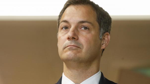 <p>Finanzminister Alexander De Croo fordert PS und N-VA, sich schnellstmöglich zusammenzusetzen.</p>