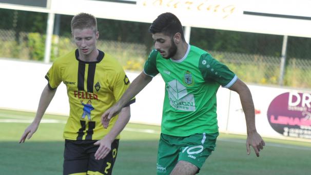 <p>Ismail Aksu (r.) war per Hattrick für die Kelmiser erfolgreich.</p>