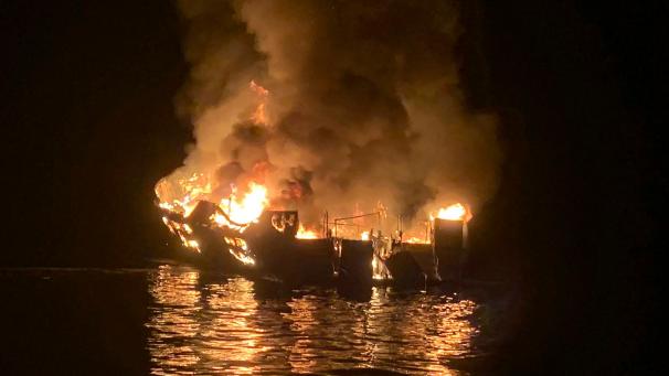 <p>Das Feuer war vor der Morgendämmerung auf dem nahe der Insel Santa Cruz ankernden Boot „Conception“ ausgebrochen.</p>