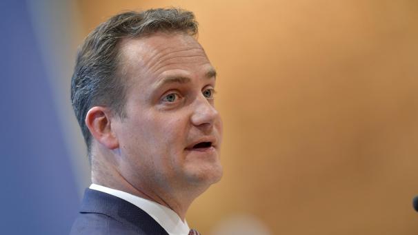 <p>Ministerpräsident Oliver Paasch: „Hier geht es nicht um Marc Xhonneux, sondern darum, den Familien und den Trägergemeinden vor Ort zu helfen.“</p>