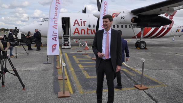 <p>Hatte allen Grund zur Freude: Johan Maertens – hier vor der Fokker 50.</p>