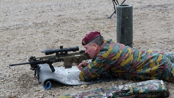<p>In den nächsten Jahren schmilzt der Personalbestand der belgischen Armee allein durch Pensionierungen um satte 40 Prozent.</p>