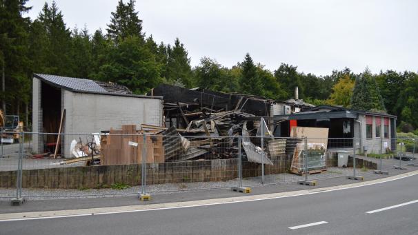 <p>Die Schreinerei Gangolf fiel den Flammen zum Opfer und muss abgerissen werden.</p>