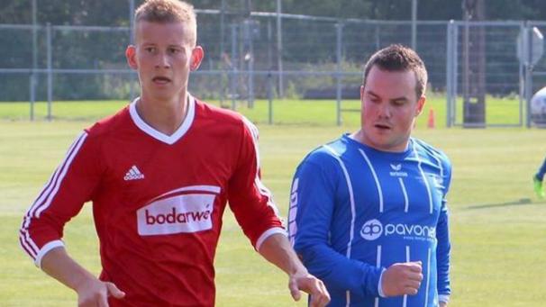 <p>Andy Malmendier (r.): „Wenn wir komplett sind, können wir fußballerisch mit den oberen Teams mithalten.“</p>
