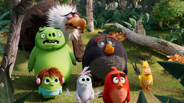 <p>Mächtiger Adler (hinten), Leonard (2. Reihe, l.-r.) und Bombe sowie Courtney (vorn, l.-r.), Silver, Red und Chuck in einer Szene des Films „Angry Birds 2“: Für einen Erfolg spricht: Das Ganze ist recht lustig erzählt.</p>
