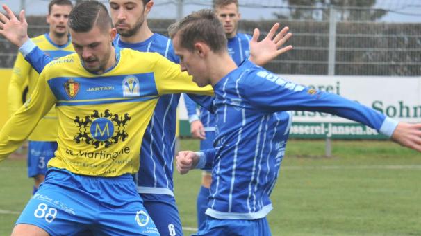 <p>Lucas Palm (vorne) feierte in Andrimont sein Startelfdebüt.</p>