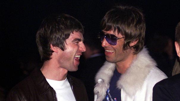 <p>Da waren sie noch vereint: Liam (rechts) und Noel Gallagher im Jahr 2001.</p>