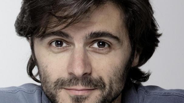 <p>Juan Moreno von dem Buch „Tausend Zeilen Lüge: „Ich ahnte, dass Relotius als netter Kerl galt. Aber mir war völlig unklar, wie beliebt und wie wichtig er für das Ressort war. Ich hatte mir den denkbar schlechtesten Verdächtigen ausgesucht.“</p>