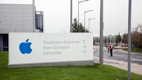 <p>Der Eingang zur EU-Zentrale des US-Computerkonzerns Apple in Cork, Irland.</p>