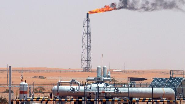 <p>100 Millionen Fässer Rohöl à 159 l werden täglich gefördert. 2050 sollen es über 120 Millionen sein. Dabei dürften laut Klimaabkommen bis 2050 keine fossilen Brennstoffe mehr eingesetzt werden.</p>