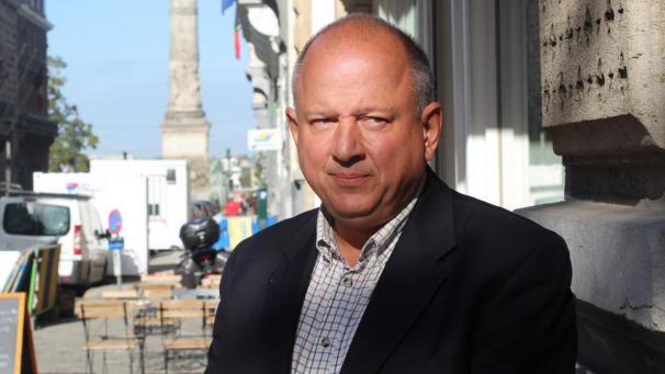 <p>Nicolas Ullens de Schooten hat gegen Didier Reynders mobil gemacht.</p>