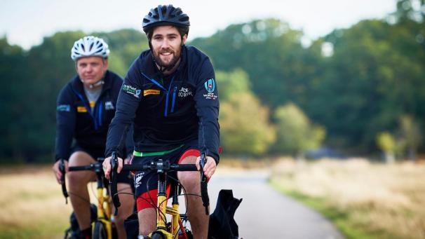 <p>Das Duo radelte durch 27 Länder und legte in mehr als 231 Tagen 20.000 Kilometer zurück.</p>