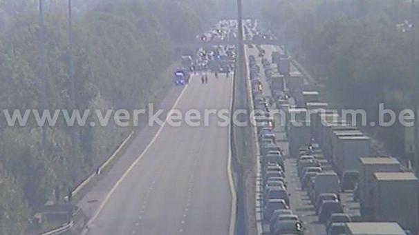 <p>Die Aufnahme einer Verkehrsüberwachungskamera.</p>