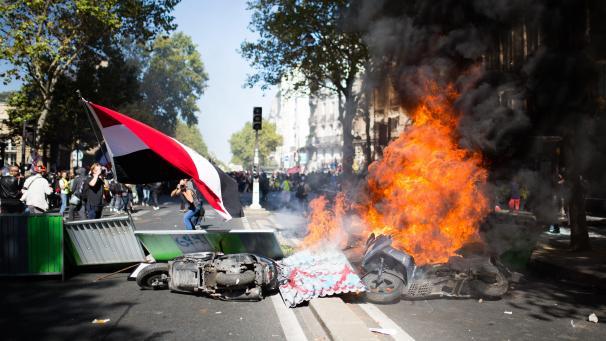 <p>Die Polizei nahm am Samstag in Paris nach eigenen Angaben mindestens 163 Menschen fest.</p>