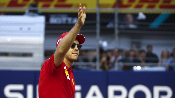 <p>Vettel ist mit nun fünf Singapur-Siegen alleiniger Rekordhalter beim Stadtrennen.</p>