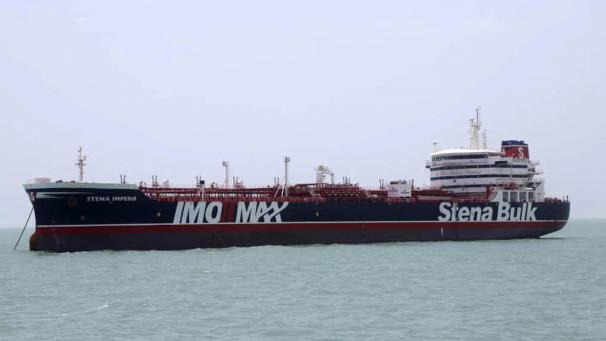 <p>Der unter britischer Flagge fahrende Öltanker Stena Impero, der von der Revolutionsgarde des Iran beschlagnahmt wurde, liegt im iranischen Hafen von Bandar Abbas.</p>