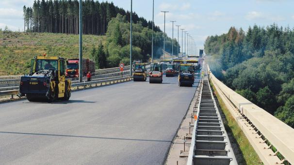 <p>In Fahrtrichtung Malmedy wird die Autobahn E42 wieder geöffnet.</p>