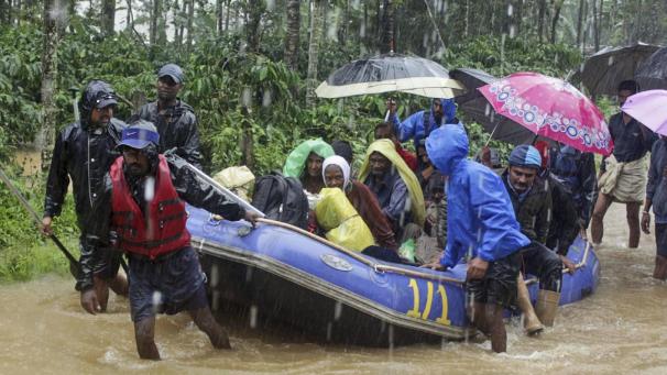<p>Bereits Anfang August sind Hunderte Menschen bei schweren Monsun-Unwettern im Süden und Westen Indiens ums Leben gekommen.</p>