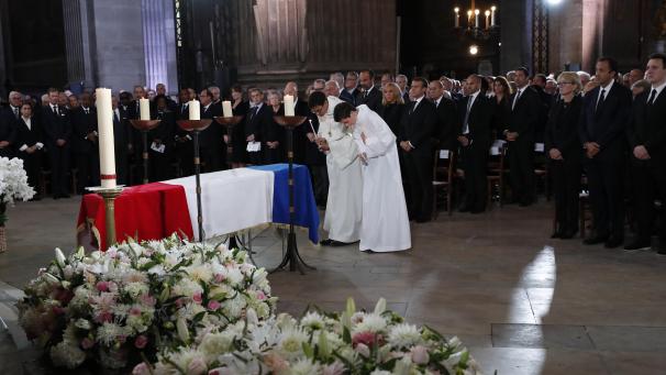 <p>Chirac war am Donnerstag im Alter von 86 Jahren gestorben. Am Montagmittag wurde seiner mit einem Trauergottesdienst in der Pariser Kirche Saint-Sulpice gedacht.</p>