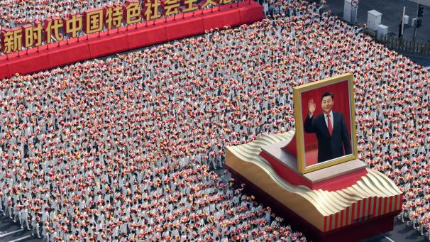 <p>„Es gibt keine Macht, die die Grundlagen dieser großen Nation erschüttern kann“, sagte Staats- und Parteichef Xi Jinping.</p>