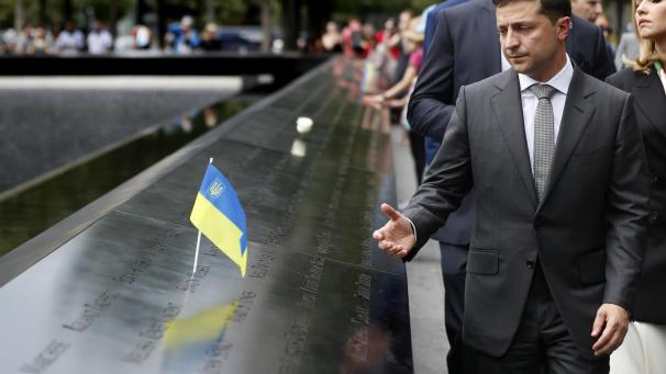 <p>Wolodymyr Selenskyj, Präsident der Ukraine, besucht das 9/11 Memorial nach der Sitzung der Generalversammlung der Vereinten Nationen. In der Ukraine-Affäre spielt Kiews Staatschef ungewollt eine zentrale Rolle.</p>