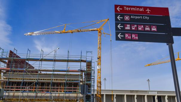 <p>Gebäude werden am Nord-Pier des Hauptstadtflughafens Berlin Brandenburg Willy Brandt (BER) gebaut.</p>