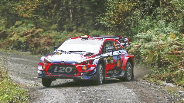 <p>Thierry Neuville (Hyundai) im Einsatz beim Shakedown der Rallye Wales</p>