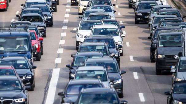 <p>Die Pkw-Steuer soll in allen Regionen des Landes erhöht werden.</p>