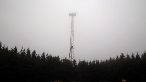 <p>Seit einigen Tagen steht auf Botrange ein neuer Sendemast.</p>