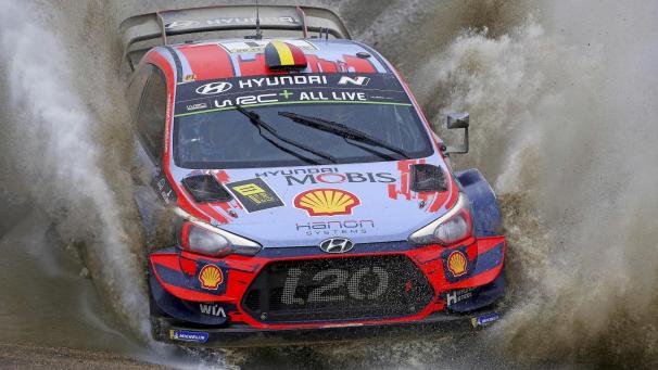 <p>Rang zwei im Zwischenstand der Rallye Wales für Thierry Neuville. Aber Ott Tänak scheint wiederum sehr stark.</p>