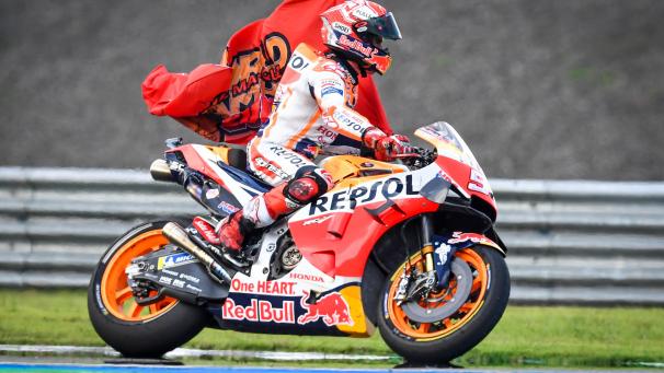 <p>Marc Marquez (Repsol Honda Team) bei seiner Ehrenrunde.</p>