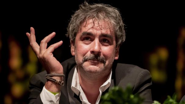 <p>Deniz Yücel Jahr war ein Jahr in Haft im Hochsicherheitsgefängnis Silivri in der Türkei. Nun schreibt der Journalist über seine Zeit als „Geisel“.</p>