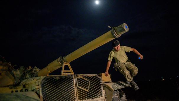 <p>Türkische Soldaten haben sich zur syrischen Grenze begeben.</p>