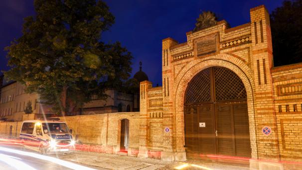 <p>Der Täter hatte versucht, in diese Synagoge einzudringen.</p>