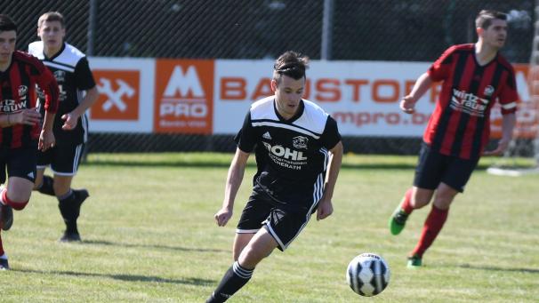 <p>Der KFC Rocherath (Laurent Lambertz am Ball) wollen den Aufwärtstrend der Eupener stoppen.</p>