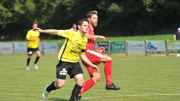 <p>Tobias Lauffs (l.) gab in der zweiten Halbzeit sein Comeback.</p>