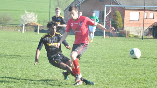 <p>Moussa Diané (l., gegen Robin Schins) wurde eingewechselt, erzielte das 6:0 und vergab die große Chance auf einen Doppelpack.</p>