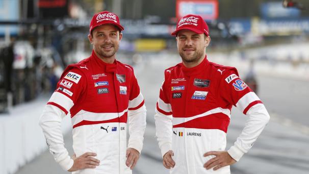 <p>Meister in den USA: Der Belgier Laurens Vanthoor (r.) und sein Teamkollege Earl Bamber</p>