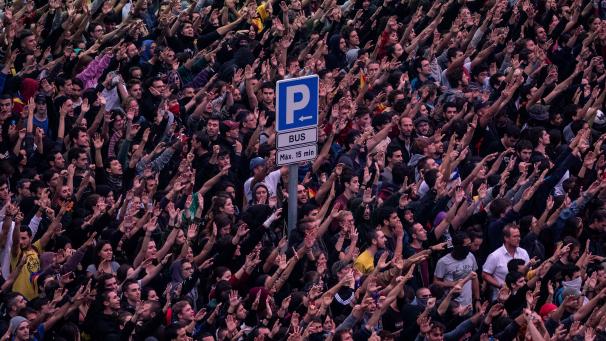<p>In Kataloniens Hauptstadt Barcelona und anderen Teilen Kataloniens gab es massive Proteste.</p>