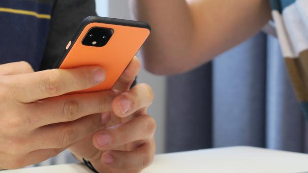 <p>Durch einen neuartigen Chip namens Pixel Neural Core können viele Funktionen nun direkt auf dem Pixel 4 ablaufen, statt per Cloudcomputing erledigt zu werden.</p>