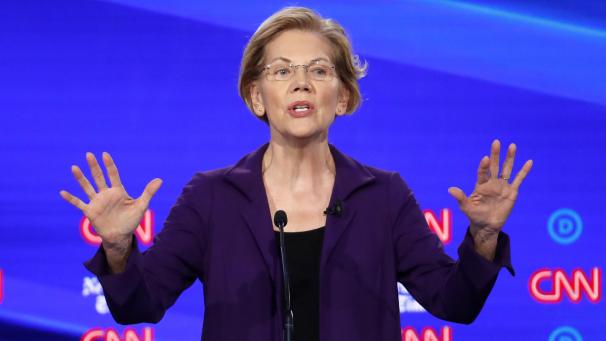 <p>Elizabeth Warren, demokratische Bewerberin um die Präsidentschaftskandidatur, spricht während der vierten TV-Debatte der Demokraten.</p>