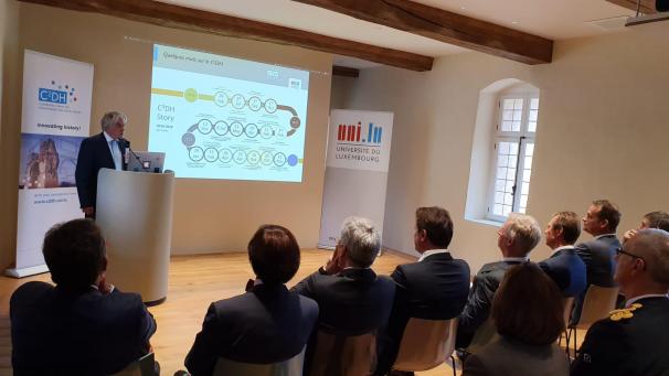 <p>Referierte vor illustrer Kulisse: Prof. Andreas Fickers</p>