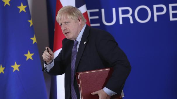 <p>Boris Johnson, Premierminister von Großbritannien, verlässt das Podium nach einer Pressekonferenz im Rahmen des EU-Gipfels in Brüssel.</p>