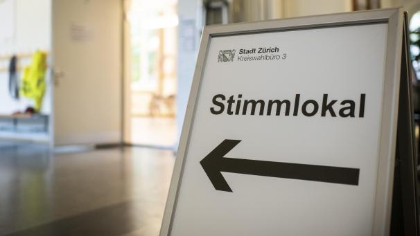 <p>Das Wahlergebnis dürfte auf die Regierung kaum Auswirkungen haben. Die Schweiz wird seit 60 Jahren praktisch von den gleichen vier größten Parteien regiert.</p>
