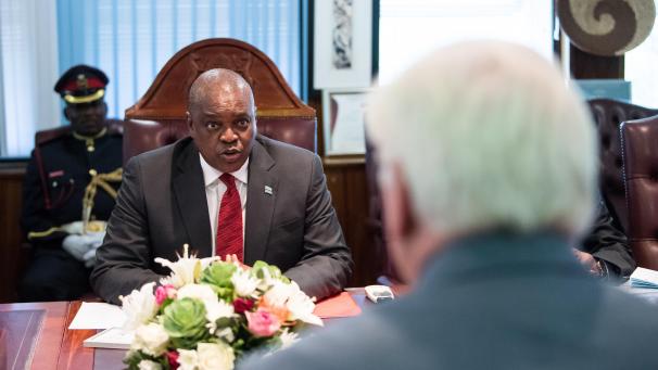 <p>Mittwoch wird entschieden, ob Präsident Mokgweetsi Masisi eine weitere Amtszeit bekommt.</p>