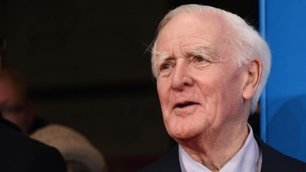 <p>David Cornwell, der als Schriftsteller den Künstlernamen John le Carré annahm, wurde 1931 als Sohn eines „professionellen Schwindlers“ geboren.</p>