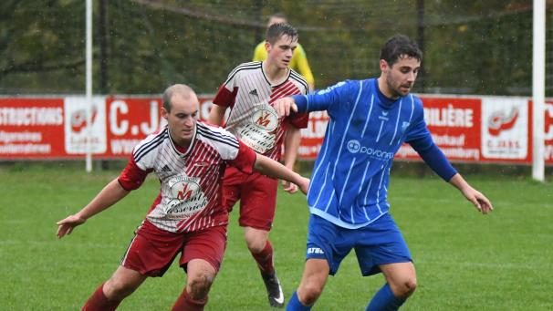 <p>Eupen B (Andreas Klinkenberg, r.) kam in Oudler unter die Räder.</p>