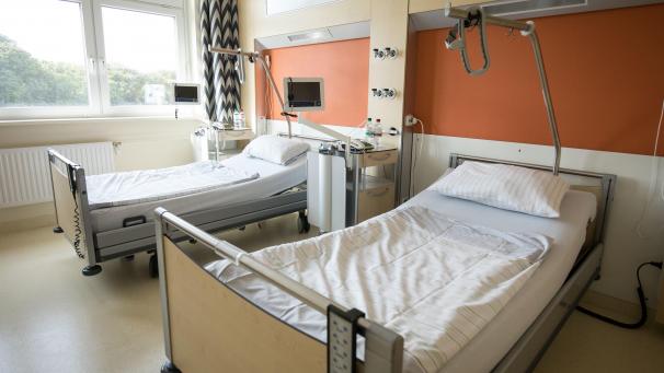 <p>Zimmerzuschläge in Zwei- und Mehrbettzimmern sind seit 2010 verboten, in Einzelzimmern sind sie nach wie vor erlaubt.</p>