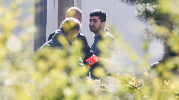 <p>Bei der Rekonstruktion des Falles durchlebte Mwadas Vater schmerzliche Momente</p>